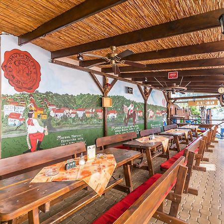 Penzion San Marco - Pod Budama Hotel Mutenice Luaran gambar