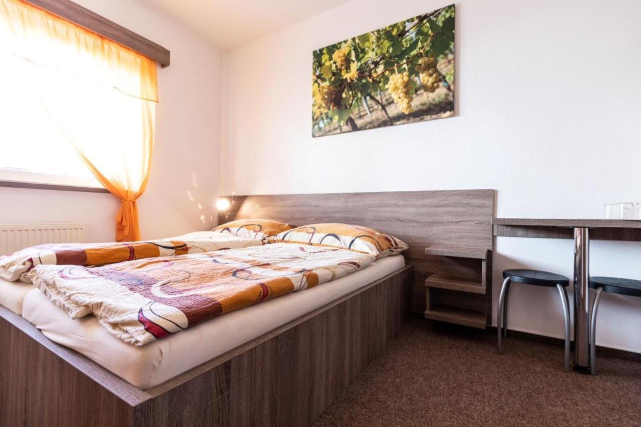 Penzion San Marco - Pod Budama Hotel Mutenice Luaran gambar